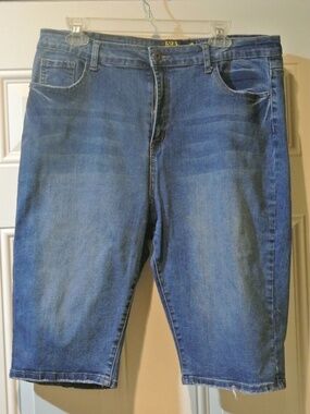 WOMENS L & B SIZE 18 HIGH RISE BERMUDA DENIM SHORTS